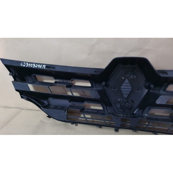 Grade Dianteira Superior Parachoque Kwid 17 A 20