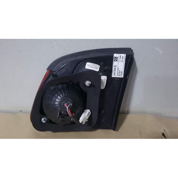 Lanterna Tampa Tras Esquerda Original Gm Classic 94740319