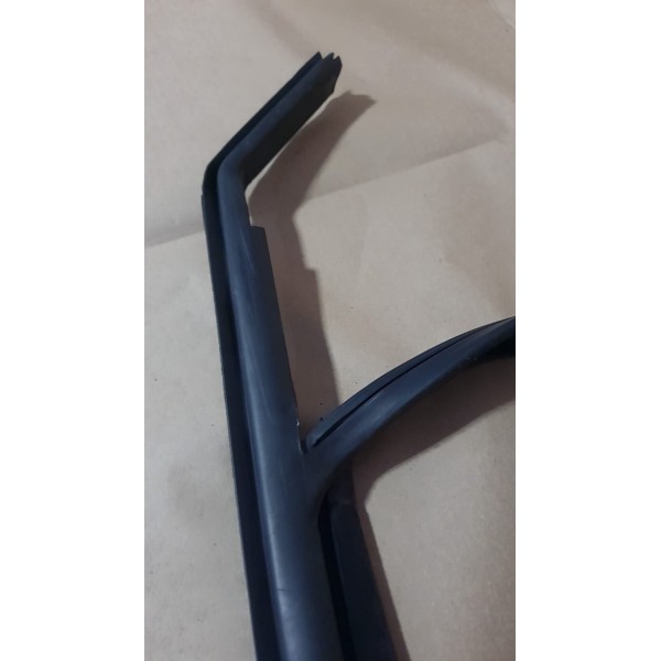 Borracha Superior Canaleta Dianteira Direita Cruze 2012/2015