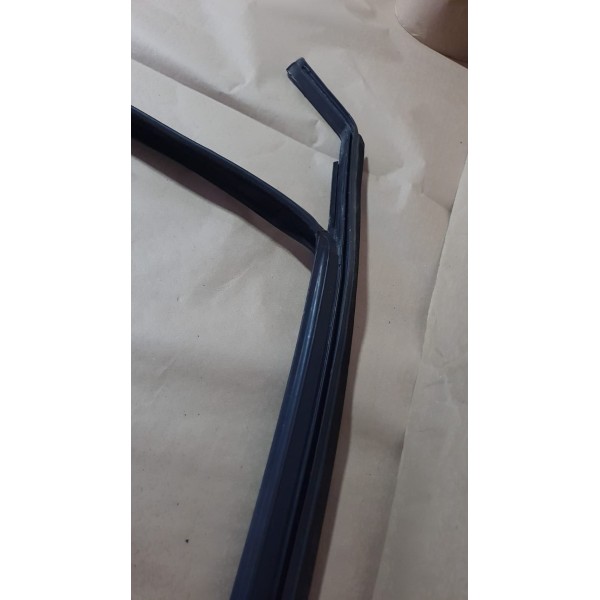 Borracha Superior Canaleta Dianteira Direita Cruze 2012/2015