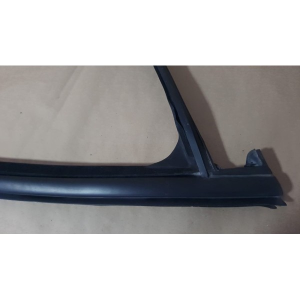 Borracha Superior Canaleta Dianteira Direita Cruze 2012/2015