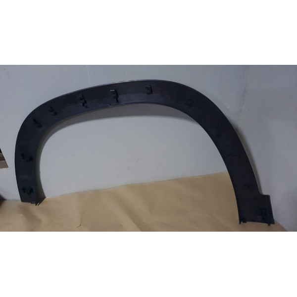 Moldura Paralama Dianteiro Direito Tracker 2021 2022